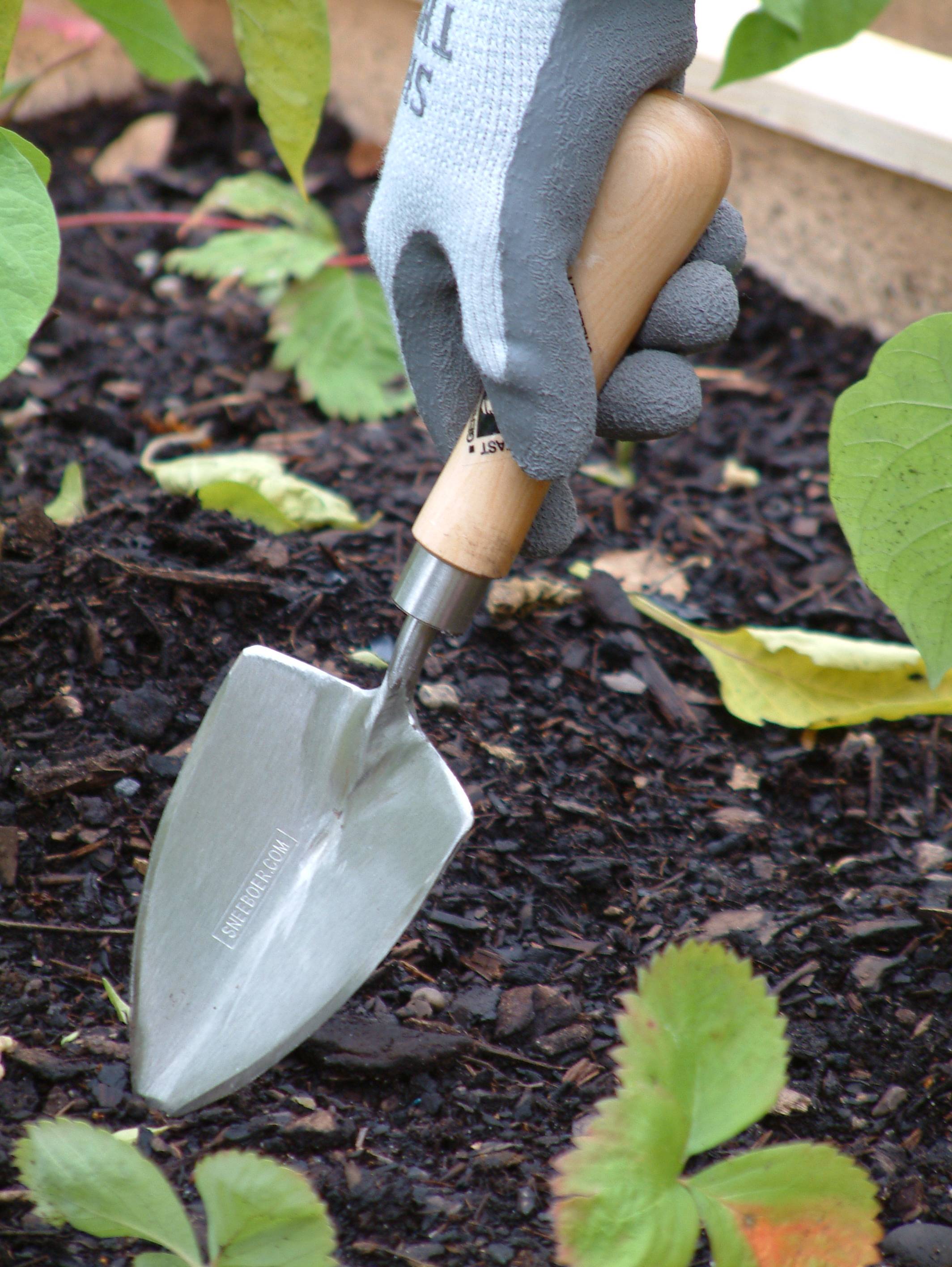 sneeboer hand trowel